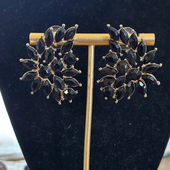 Black Rhinestone pierced Earrings Gold Tone 1.5” long NEW - Picture 2 of 3